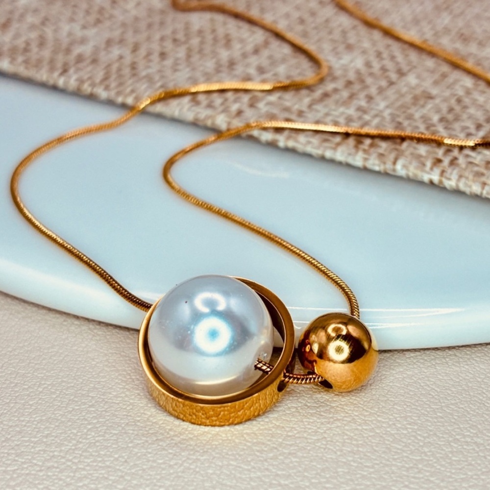 Elegant Gold and Pearl Dainty Rope Necklace